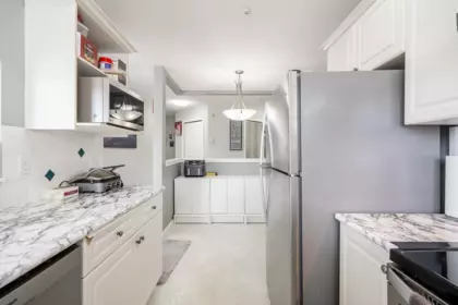 Powder Room Photo of 406 8139 121a Street, Surrey, BC