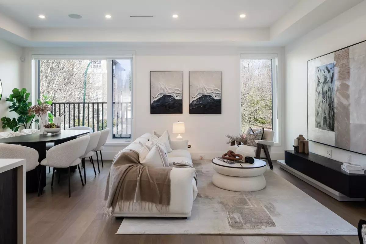 Family Room Photo of 1 950 W 57th Avenue, Vancouver, BC