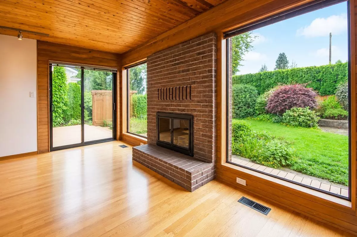 Family Room Photo of 588 Hillcrest Street, Coquitlam, BC