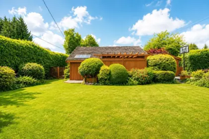 Garden / Landscaping Photo of 588 Hillcrest Street, Coquitlam, BC