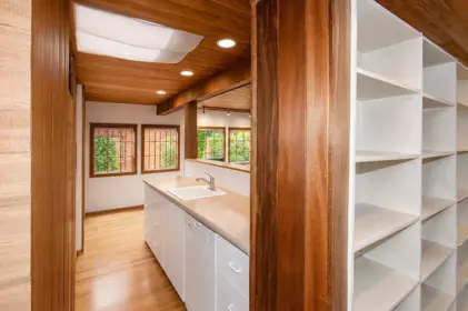 Kitchen Island Photo of 588 Hillcrest Street, Coquitlam, BC