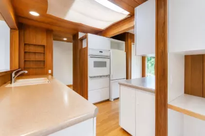 Pantry Photo of 588 Hillcrest Street, Coquitlam, BC