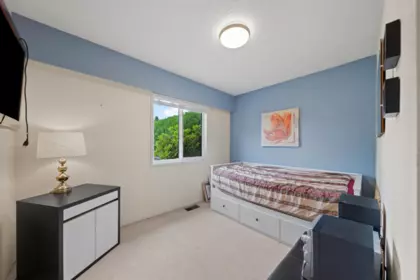 Basement Recreation Room Photo of 19347 117b Avenue, Pitt Meadows, BC