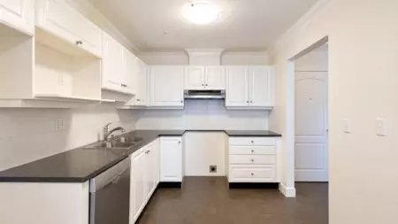 Walk-In Closet Photo of 205 15272 20 Avenue, Surrey, BC