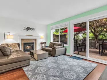 39 1910 Cedar Village Crescent, North Vancouver, BC, North Vancouver — Townhouse for sale