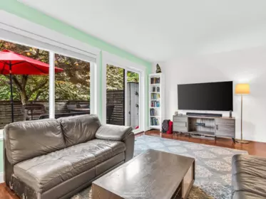 39 1910 Cedar Village Crescent, North Vancouver, BC, North Vancouver — Townhouse for sale