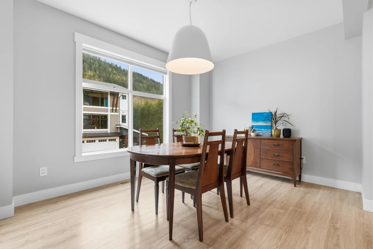 Family Room Photo of 33 386 Pine Avenue, Harrison Hot Springs, BC