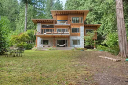 1111 Emery Road, Roberts Creek, BC, Roberts Creek — Single Family Residence for sale