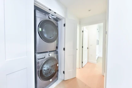 Mudroom Photo of 1 2682 Napier Street, Vancouver, BC