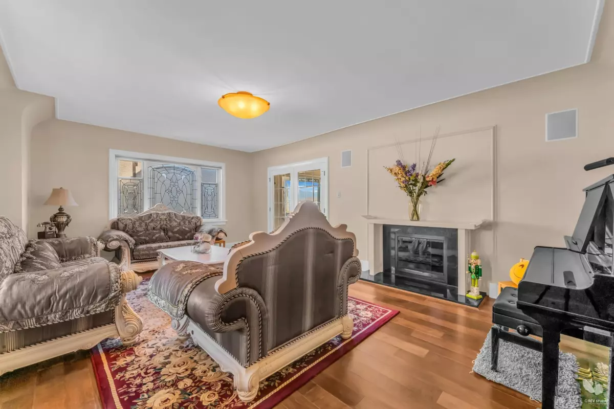 Dining Area Photo of 4389 Locarno Crescent, Vancouver, BC
