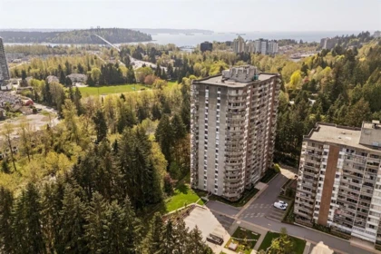 702 2024 Fullerton Avenue, North Vancouver, BC, North Vancouver — Apartment/Condo for sale