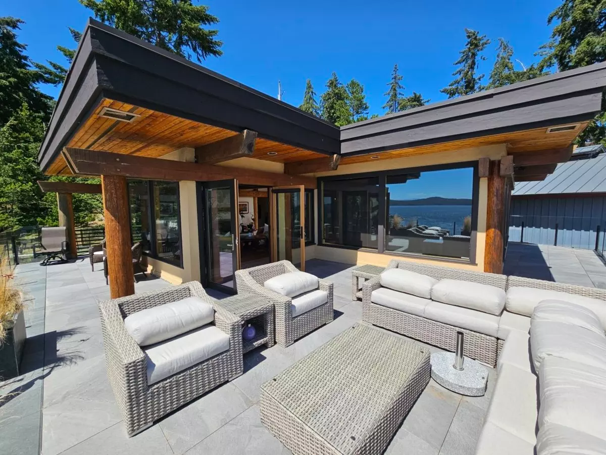 Living Room Photo of 9217 Truman Road, Sunshine Valley, BC