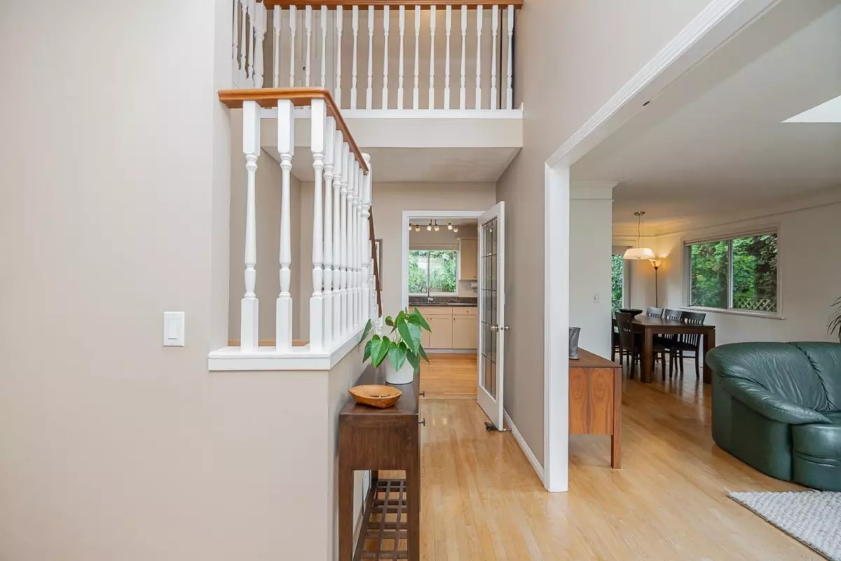 Dining Area Photo of 954 160b Street, Surrey, BC