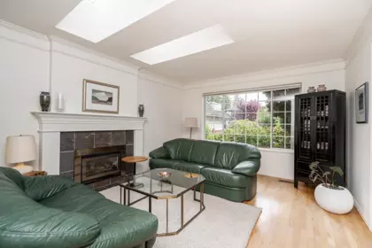 Breakfast Nook Photo of 954 160b Street, Surrey, BC