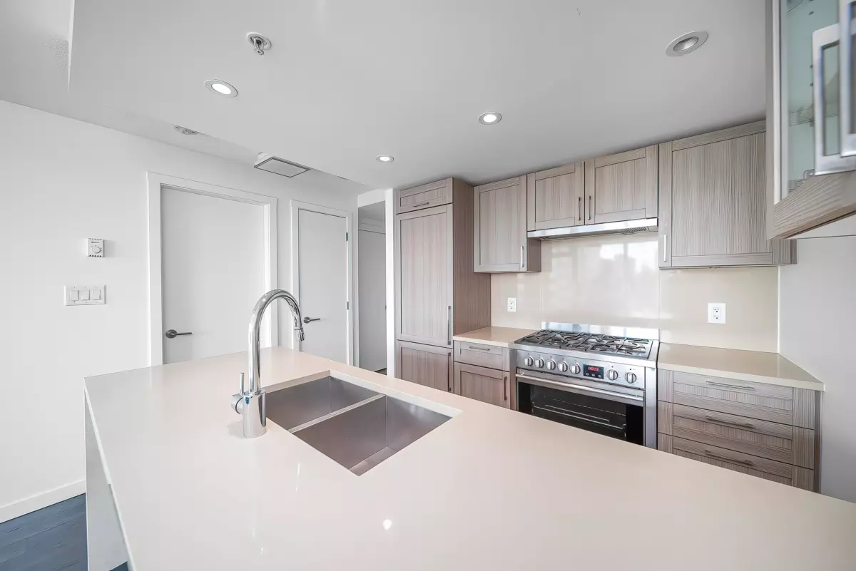 Dining Area Photo of 915 5665 Boundary Road, Vancouver, BC
