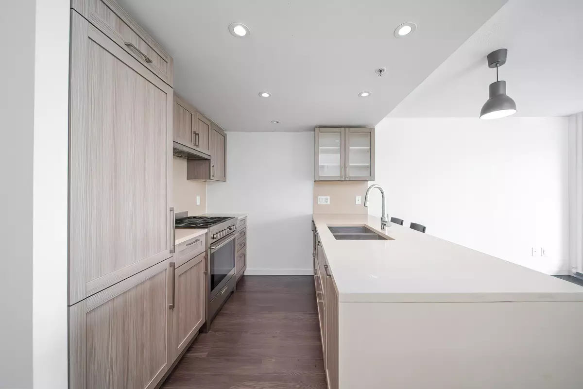 Living Room Photo of 915 5665 Boundary Road, Vancouver, BC