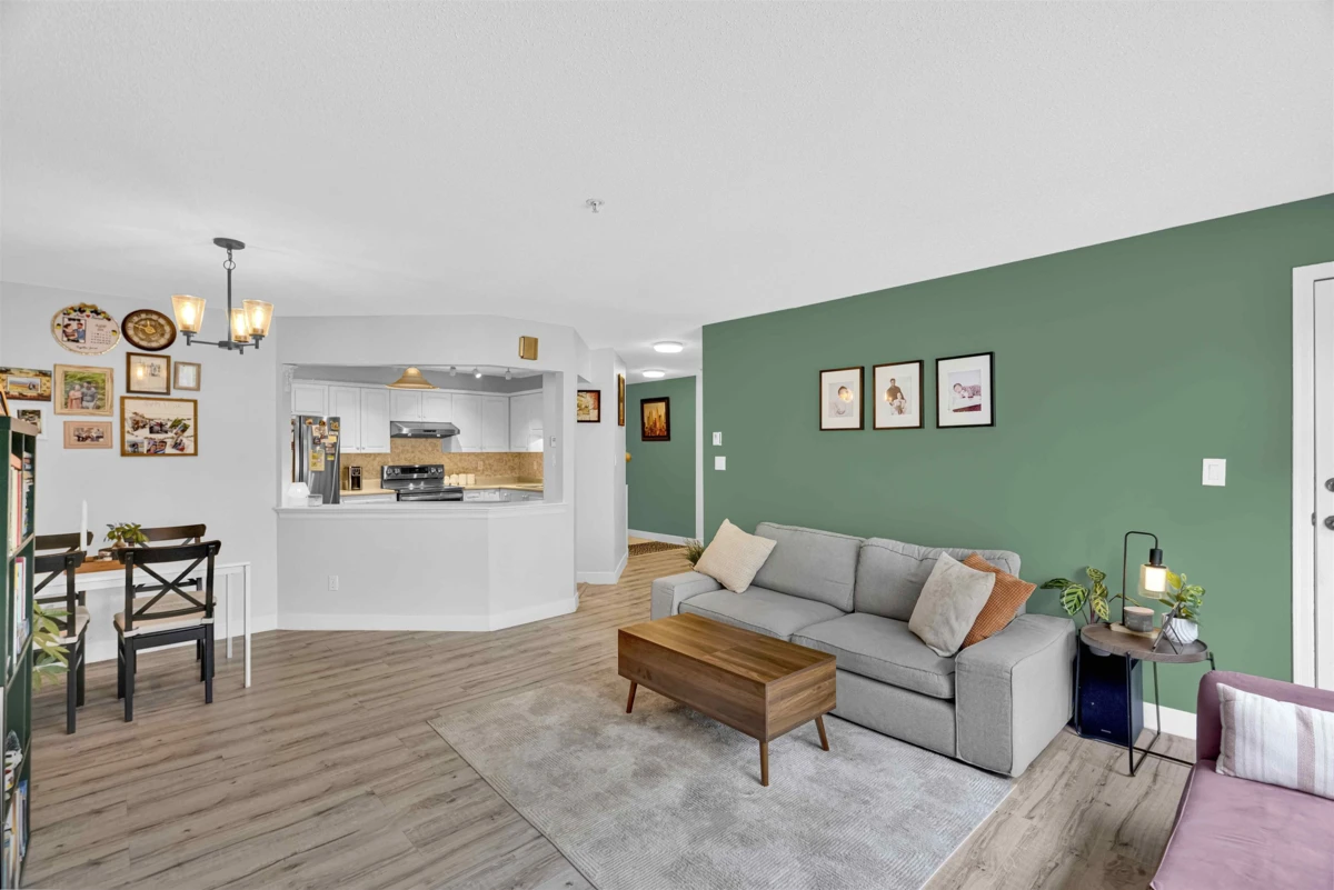 Family Room Photo of 405 20200 54a Avenue, Langley, BC