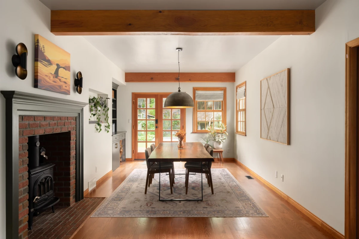 Dining Area Photo of 740 Minnows Lane, Bowen Island, BC