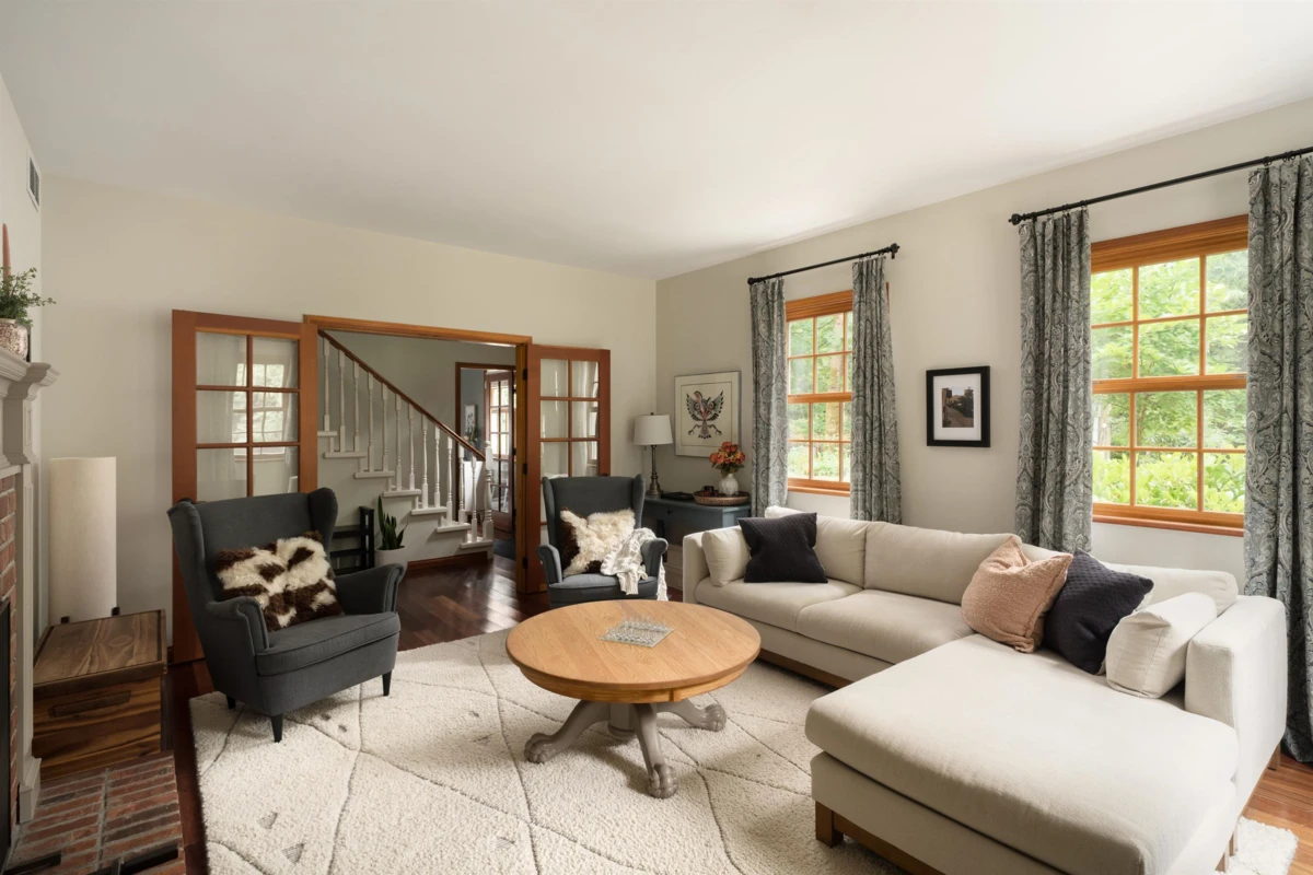 Living Room Photo of 740 Minnows Lane, Bowen Island, BC