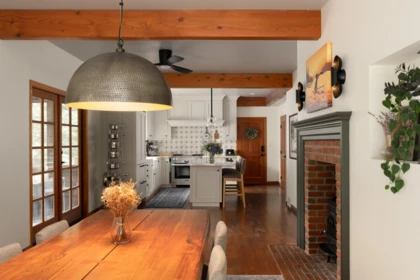 Kitchen Island Photo of 740 Minnows Lane, Bowen Island, BC
