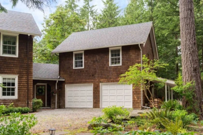 Laundry Room Photo of 740 Minnows Lane, Bowen Island, BC