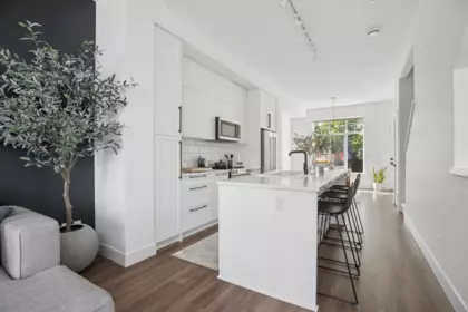 Kitchen Photo of 45 3552 Victoria Drive, Coquitlam, BC