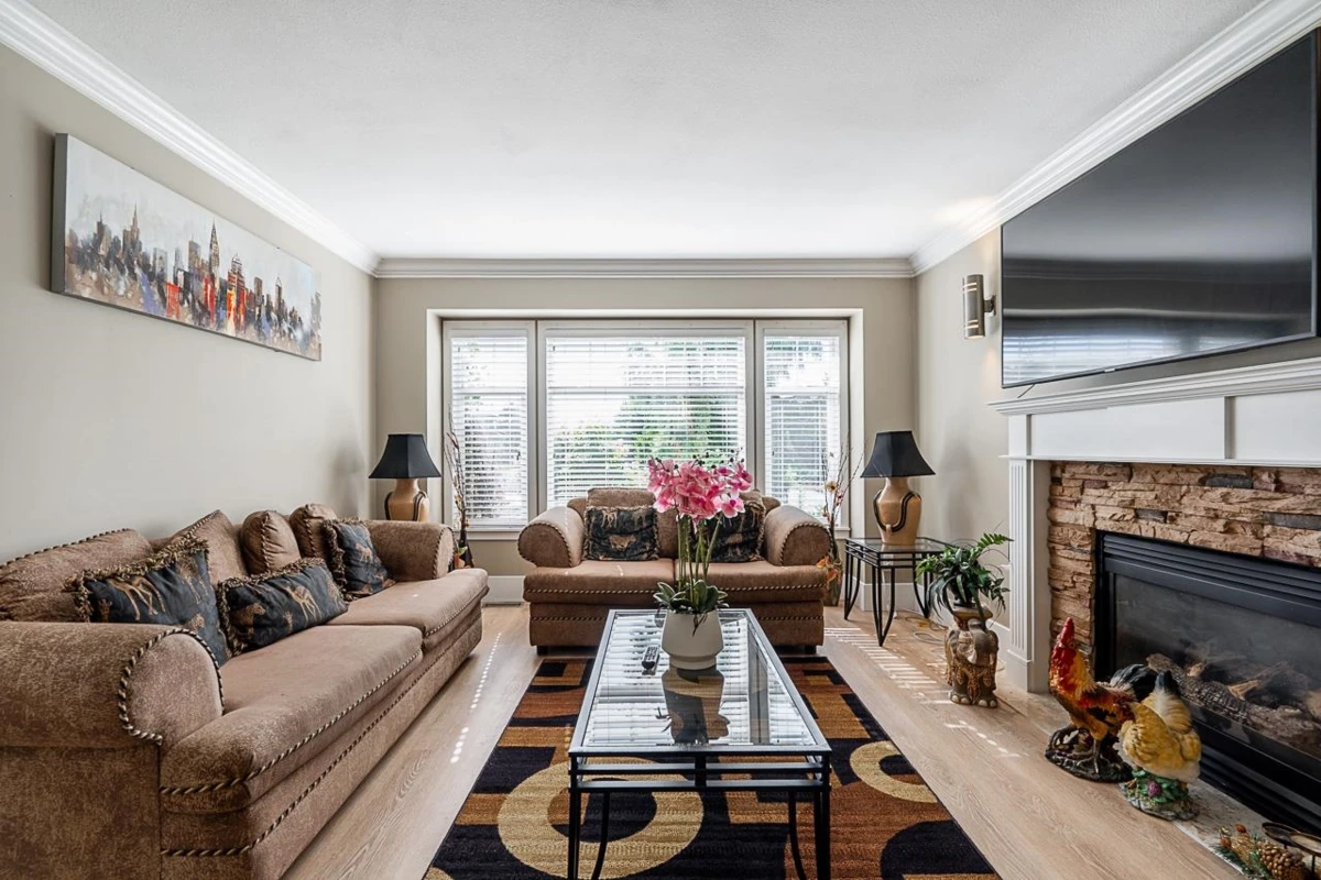 Family Room Photo of 18656 64a Avenue, Surrey, BC