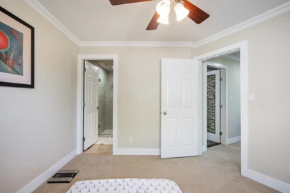 Entry Foyer Photo of 18656 64a Avenue, Surrey, BC