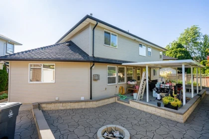 Swimming Pool Photo of 18656 64a Avenue, Surrey, BC