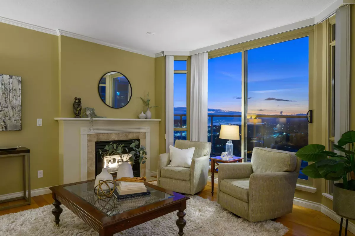 Living Room Photo of 1505 160 W Keith Road, North Vancouver, BC