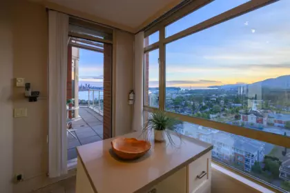 Kitchen Island Photo of 1505 160 W Keith Road, North Vancouver, BC