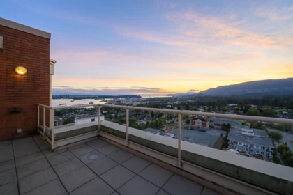 Swimming Pool Photo of 1505 160 W Keith Road, North Vancouver, BC