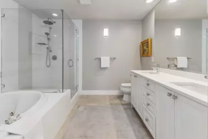 Primary Bathroom Photo of 1 5110 Alderfeild Place, West Vancouver, BC