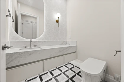 Kitchen Island Photo of 10266 166a Street, Surrey, BC