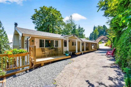 Family Room Photo of 9560 Monte Vista Street, Mission, BC