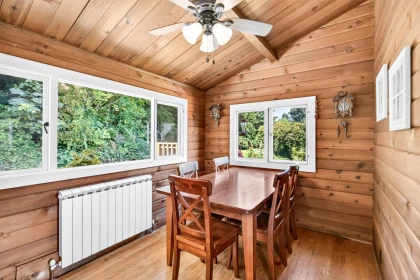 Kitchen Island Photo of 9560 Monte Vista Street, Mission, BC