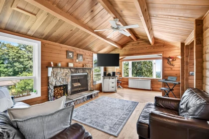 Primary Bedroom Photo of 9560 Monte Vista Street, Mission, BC