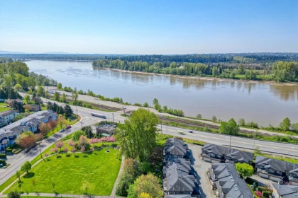 204 11595 Fraser Street, Maple Ridge, BC, Maple Ridge — Apartment/Condo for sale
