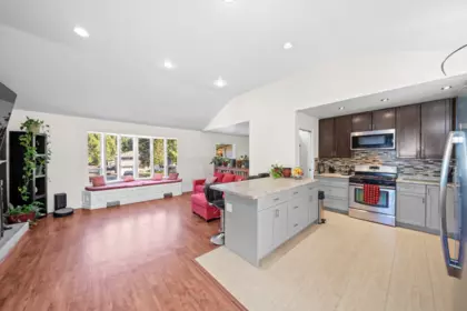 21796 Howison Avenue, Maple Ridge, BC, Maple Ridge — Single Family Residence for sale