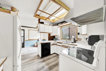 Kitchen Photo of 27191 28a Avenue, Langley, BC