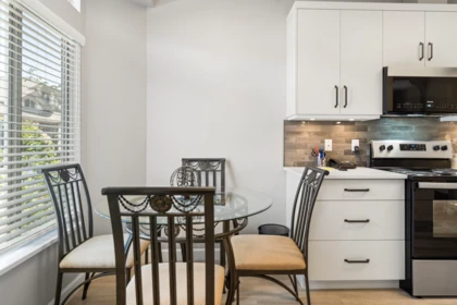 Kitchen Photo of 35 16325 82 Avenue, Surrey, BC