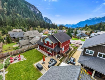 38618 Cherry Drive, Squamish, BC, Squamish — Single Family Residence for sale