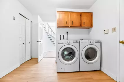 Laundry Room Photo of 16327 Northglen Close, Surrey, BC