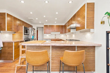 Kitchen Photo of 1601 738 Broughton Street, Vancouver, BC