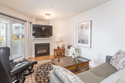 313 147 E 1st Street, North Vancouver, BC, North Vancouver — Apartment/Condo for sale
