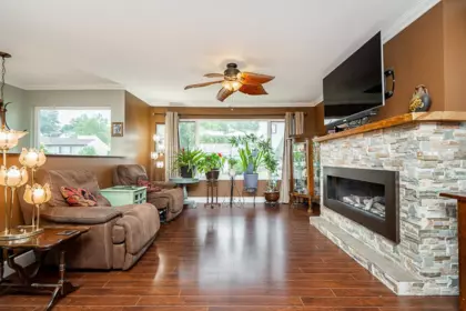 Kitchen Island Photo of 8015 Caribou Street, Mission, BC