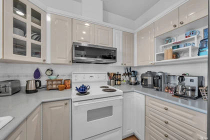 802 160 W Keith Road, North Vancouver, BC, North Vancouver — Apartment/Condo for sale