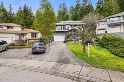1014 Lanark Place, Squamish, BC, Squamish — Single Family Residence for sale