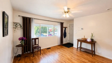 Breakfast Nook Photo of 4458 Skeena Street, Vancouver, BC