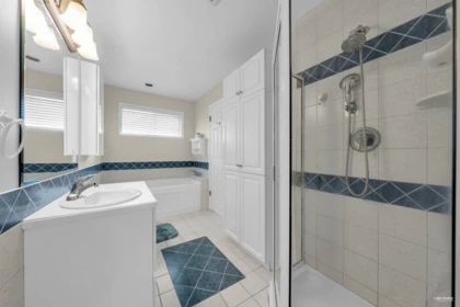 Entry Foyer Photo of 9171 Pauleshin Crescent, Richmond, BC